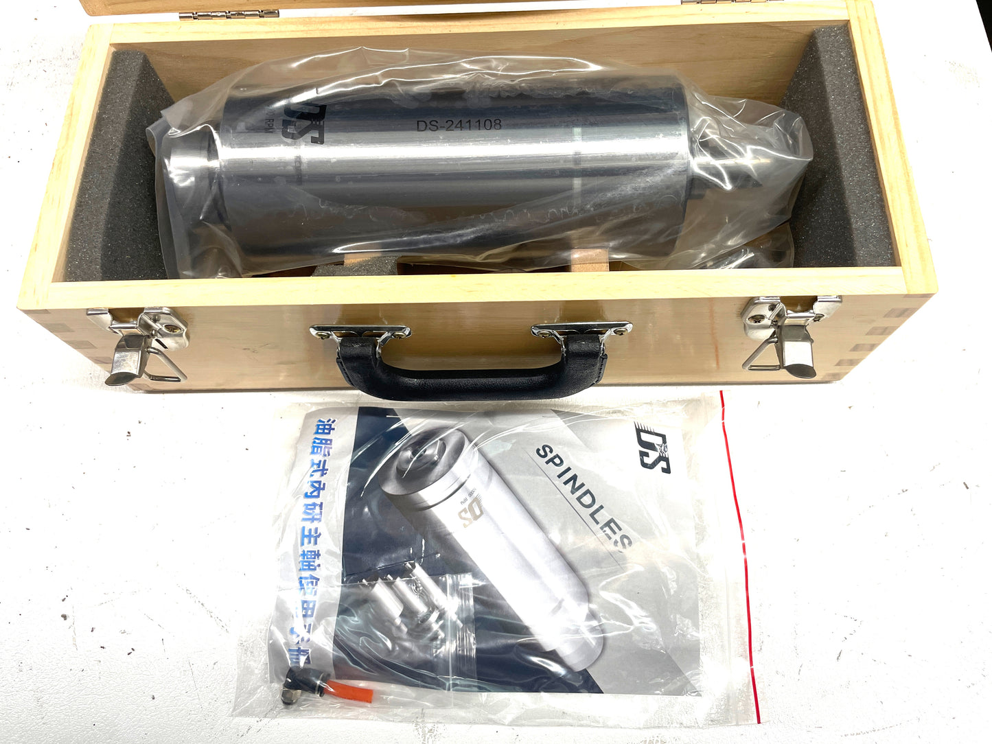 KB138100-D ID SPINDLE D90-40,000RPM (wooden packing)
